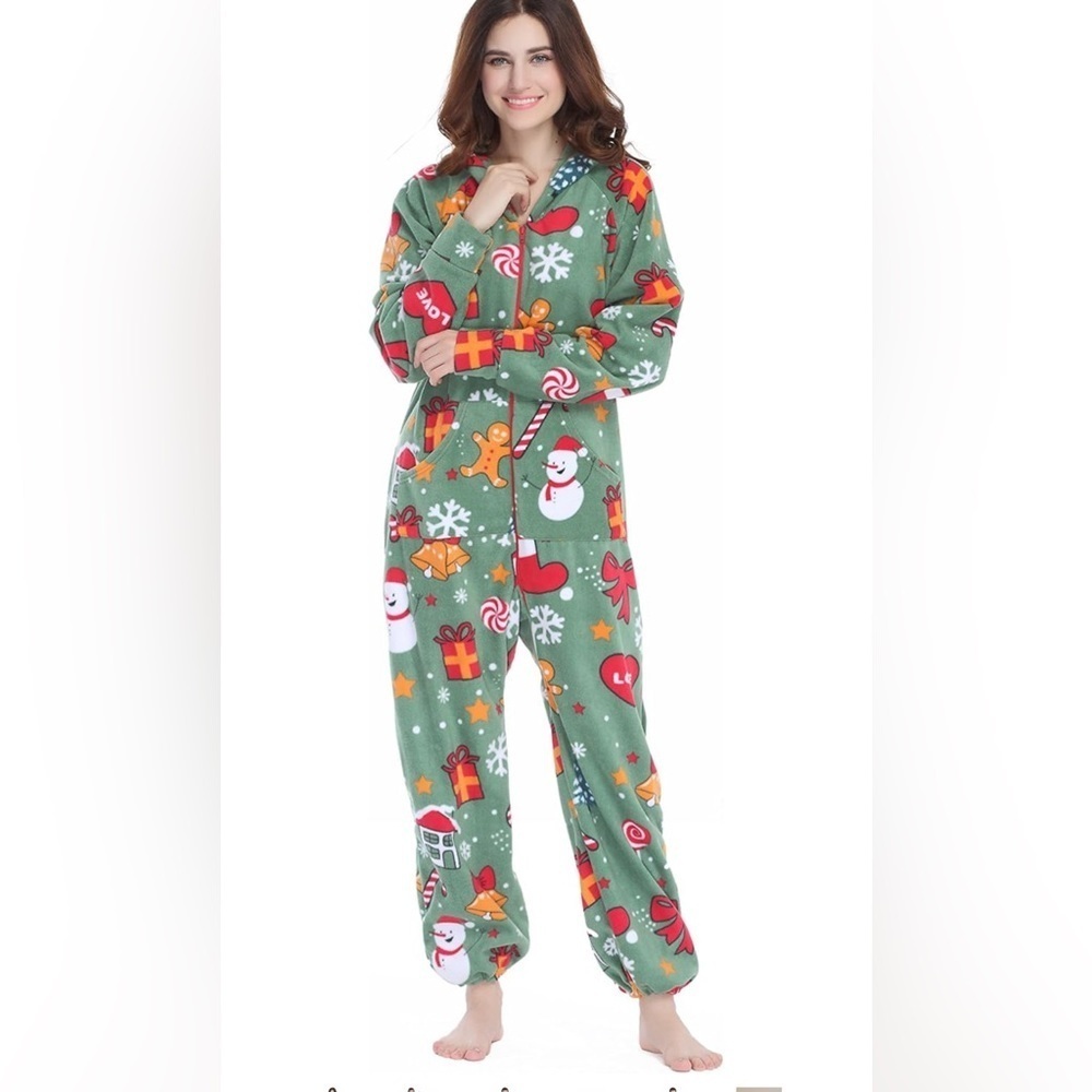 NEW- ADULT  CHRISTMAS  Romper -Onesie 
Warm, long sleeve, heavy Holiday pajama